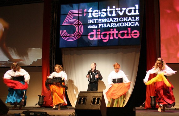 Danilo Di Paolonicola and ‘Taranta’, a folk dance group